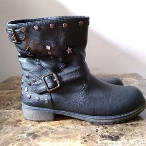 Skechers womens Black boots size 8